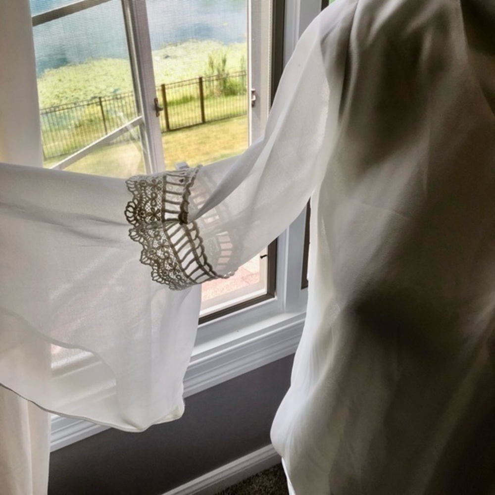 BY & BY Boho Top In Off White SMALL NWT BEAUTIFUL FIRM